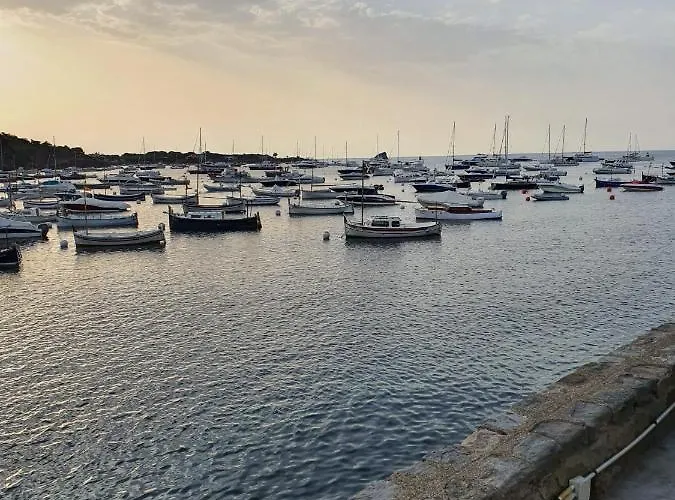 Lägenhet Boutique Sota Campanar A Cadaqués